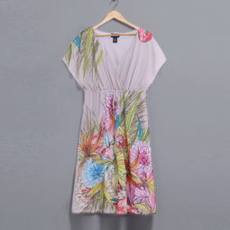 潮流館服裝產(chǎn)品及其加盟店經(jīng)營解析