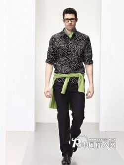 曼茨帛男裝新款上市，商務(wù)休閑新風(fēng)尚盡在麗人服裝網(wǎng)